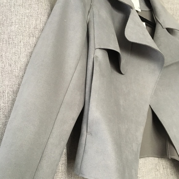 H&M Suede-like Drape Top NWT Size 0 - Picture 6 of 7